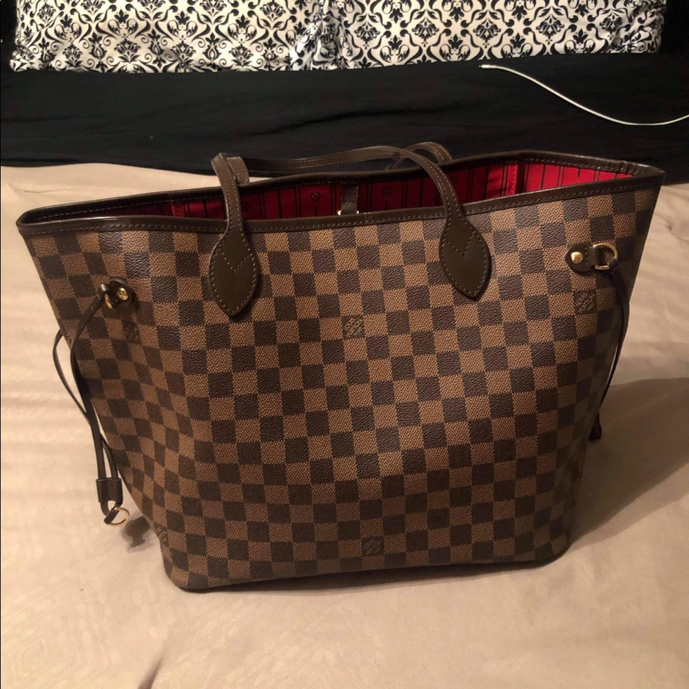 ✨LOUIS VUITTON✨ NEVERFULL MM DE PRICED TO SELL!!